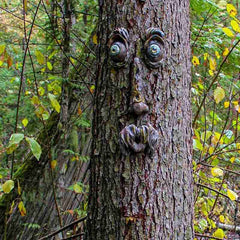 Old Man Tree Face Garden Decoration - Whimsical Outdoor Accent for Garden Delights